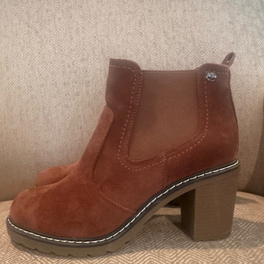 Women's Brown Suede Ankle Boots - sz 9